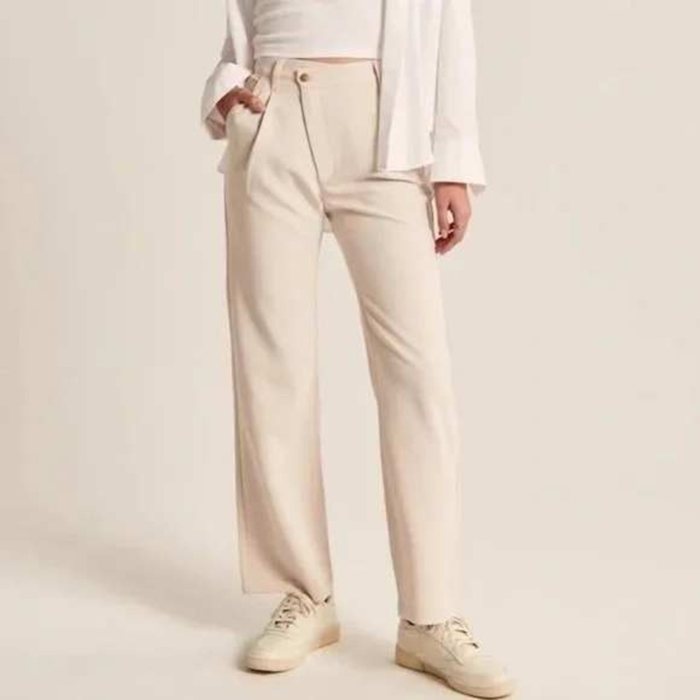 Abercrombie & Fitch Women's Wide Leg Pants in Cream
